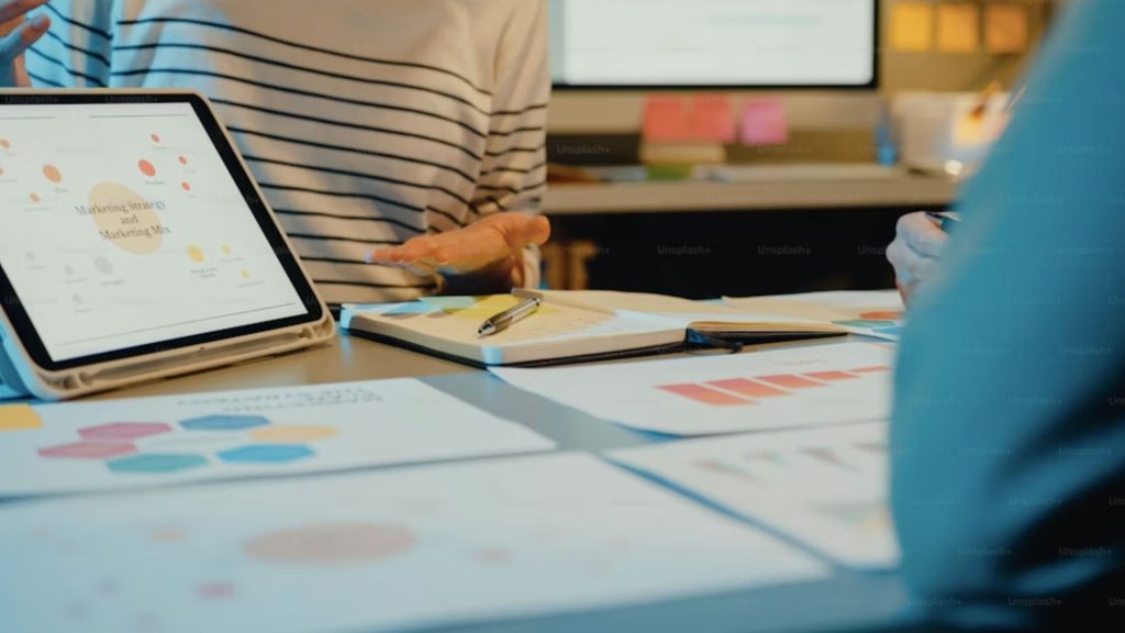 Operador 3PL optimizando envíos para Ecommerce. estrategia de marketing de un Ecommerce